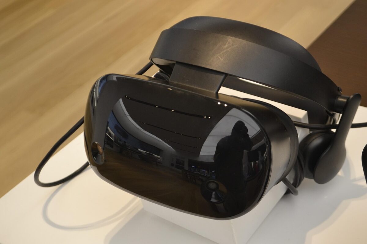 Headset stands are about cable routing as much as storage - PC gaming peripherals and desk setup